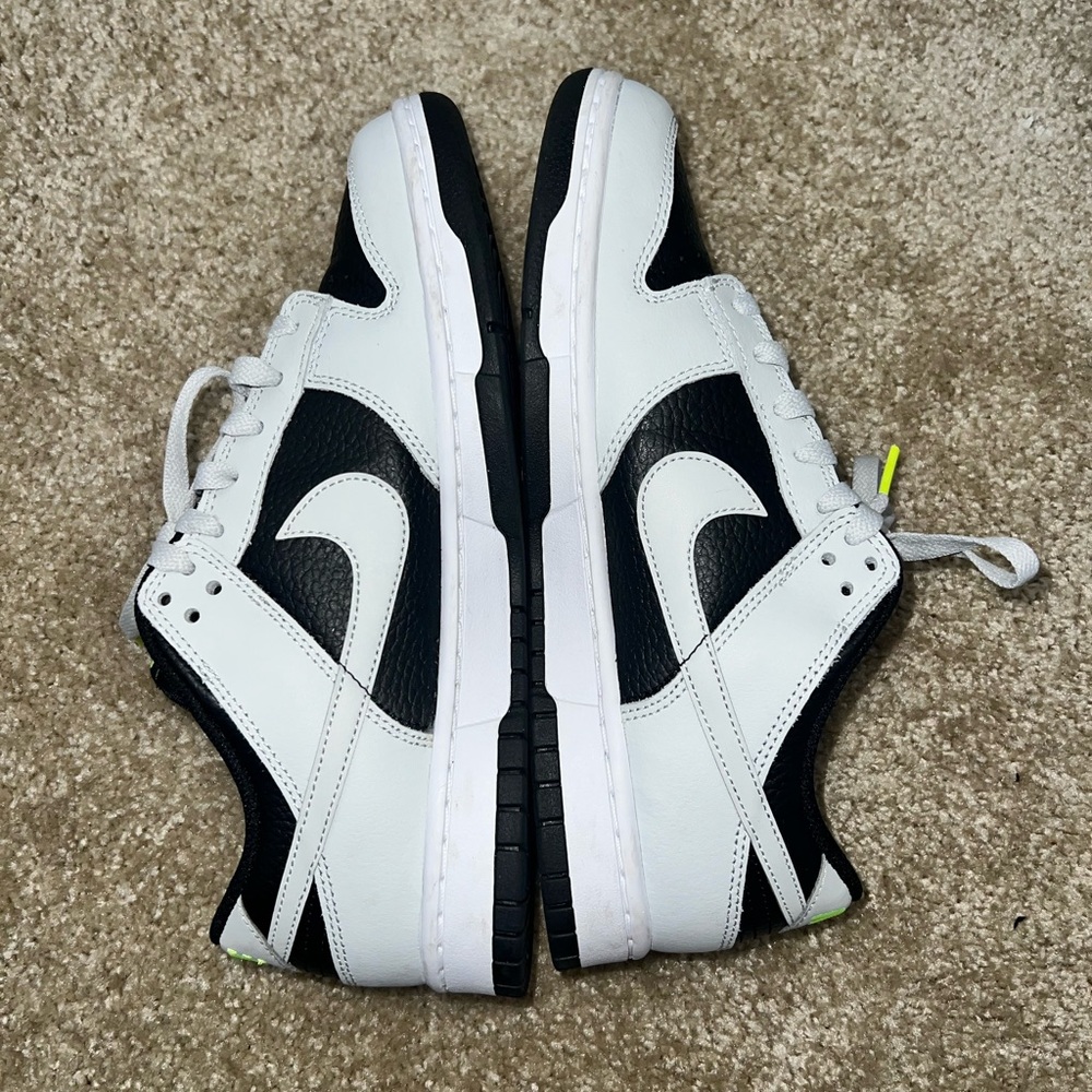 Nike dunk reverse panda neon